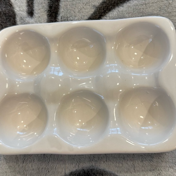 EUC Adorable Rae Dunn 2 Ceramic egg trays "Free Range" & “Farm Fresh”! 🤩🤩 - Picture 5 of 7